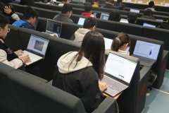 <b>身体验AI使用从0到1的完整开辟流程</b>